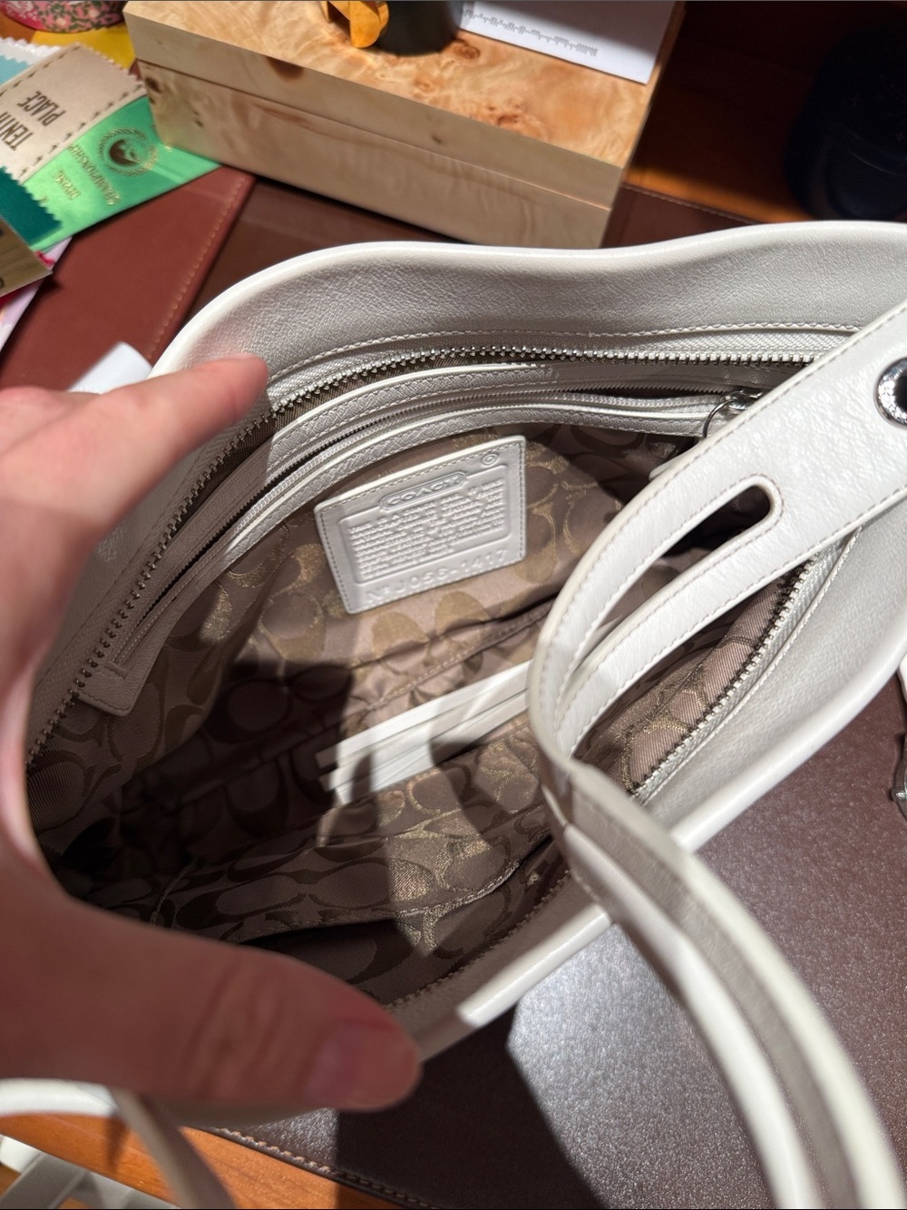 Coach East West Legacy Bag in White Leather - Picture 5 of 7